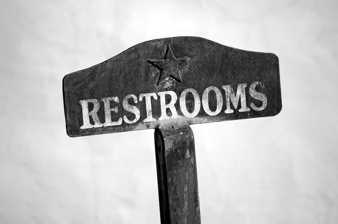 clean portable restrooms